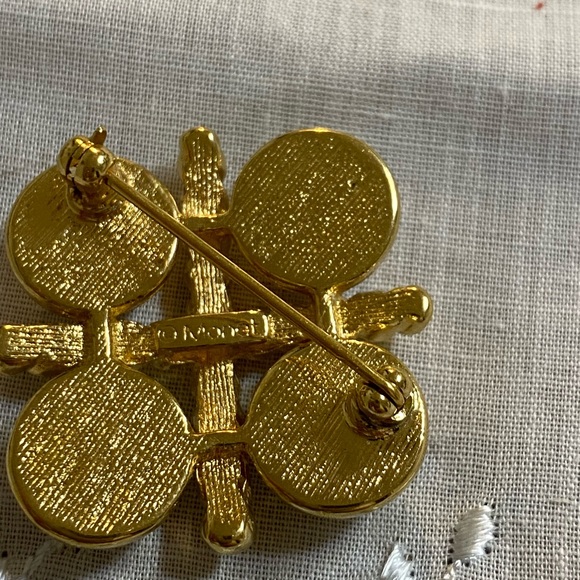 Monet Simulated Pearl Brooch - Picture 2 of 4